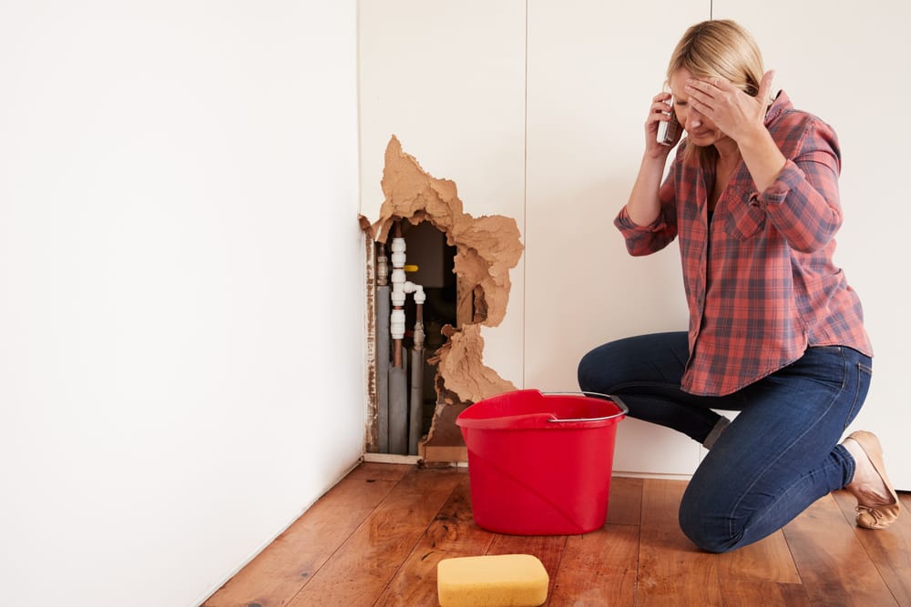 How to Prepare Your Home’s Plumbing for Las Vegas Winters 1 Insulating exposed pipes in a Las Vegas home to prevent winter plumbing risks