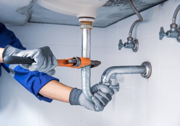 Top Plumbing Tips for Luxury Homes in The Lakes 2 Expert plumbing care for luxury homes in The Lakes, Las Vegas